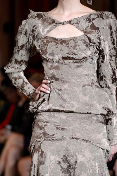 Look 11